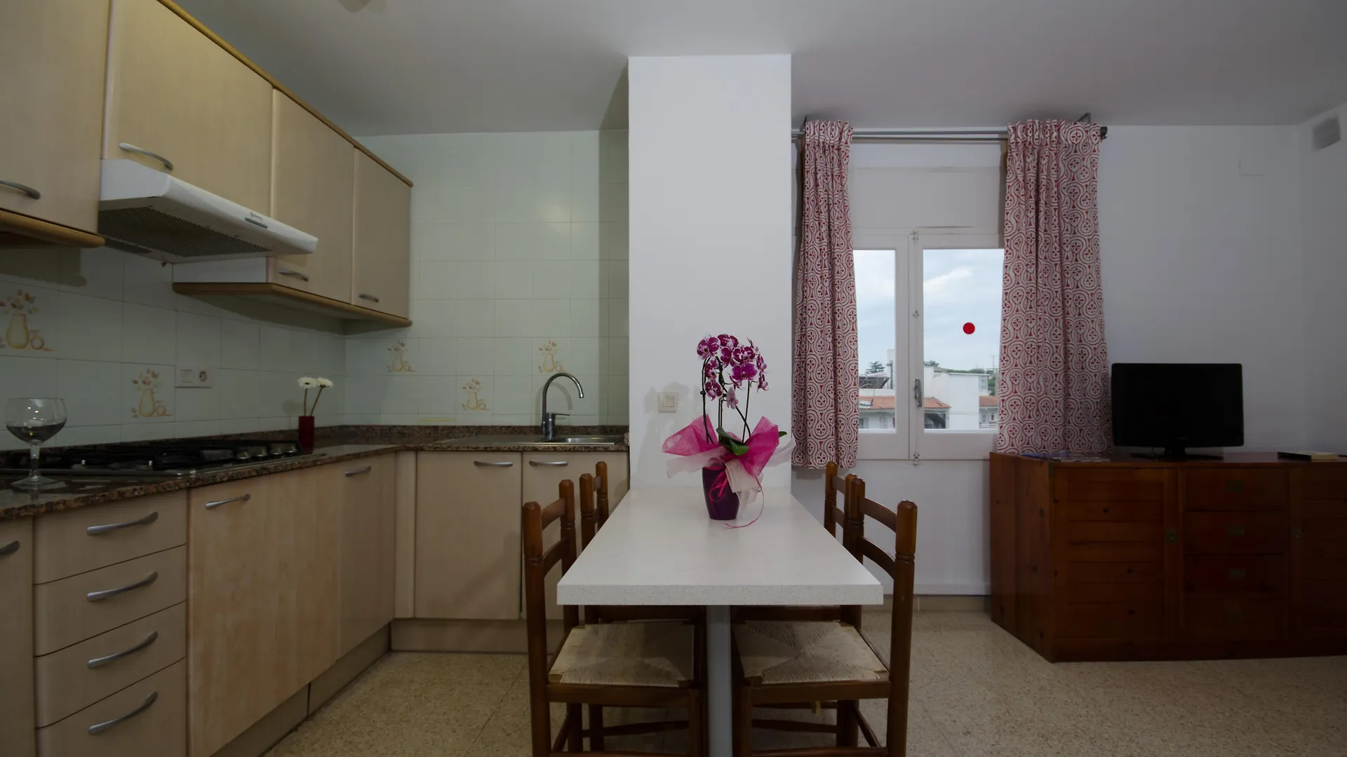 Apart-hotel Apartaments Els Llorers Lloret de Mar